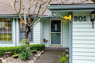 901 SW Barrington Dr, Oak Harbor, WA 98277 - Photo 3