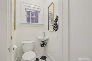 5230 16th Ave NE, Seattle, WA 98105 - Photo 9