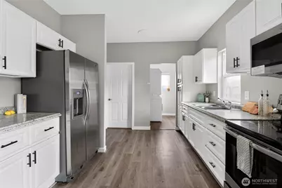 2415 Cedar Street #A, Everett, WA 98201 - Photo 11