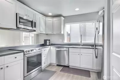 1430 SW 352nd Ct, Federal Way, WA 98023 - Photo 9