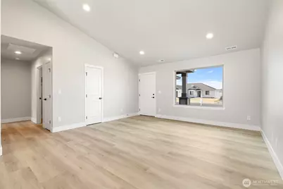 215 Lessor Loop, Moses Lake, WA 98837 - Photo 5
