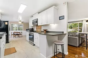 721 15th Ave SE, Puyallup, WA 98372 - Photo 5