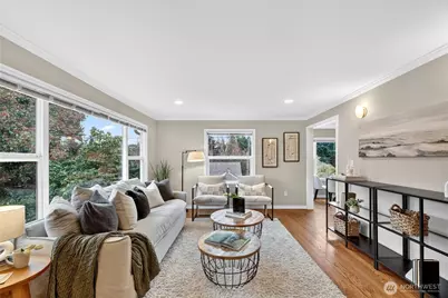 9047 37th Avenue SW, Seattle, WA 98126 - Photo 3