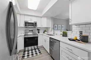 12703 NE 129th Ct, Kirkland, WA 98034 - Photo 9