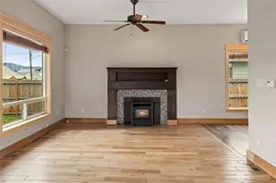 115 E 3rd St, Cle Elum, WA 98922 - Photo 5