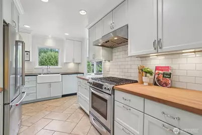 16255 38th Avenue NE, Lake Forest Park, WA 98155 - Photo 11