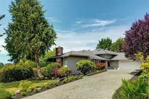 8808 NE 14th St, Clyde Hill, WA 98004 - Photo 1