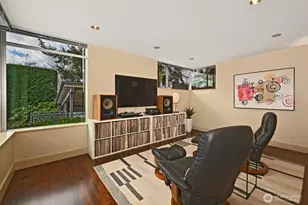 5727 33rd Ave NE, Seattle, WA 98105 - Photo 11