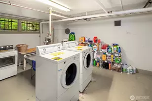 408 Bellevue Ave E, Seattle, WA 98102 - Photo 17