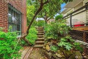 408 Bellevue Ave E, Seattle, WA 98102 - Photo 19