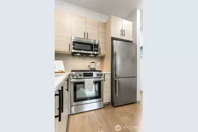 7753 26th Avenue NW #B, Seattle, WA 98117 - Photo 15