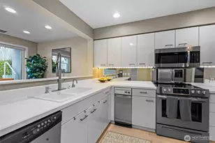 420 Melrose Ave E, Seattle, WA 98102 - Photo 9