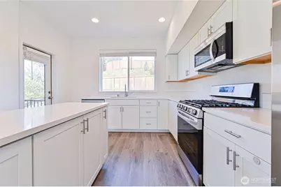 10001 Kings Landing Avenue NW, Bremerton, WA 98311 - Photo 15