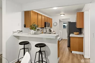 10018 NE 127th Place #B109, Kirkland, WA 98034 - Photo 7