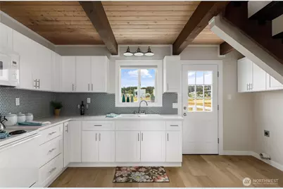 238 Keystone Avenue, Coupeville, WA 98239 - Photo 13