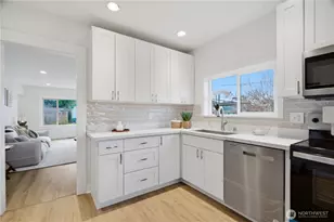 3908 SW Hanford St, Seattle, WA 98116 - Photo 9