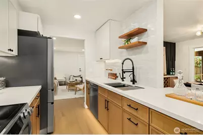 1039 NE 113th Street, Seattle, WA 98125 - Photo 13