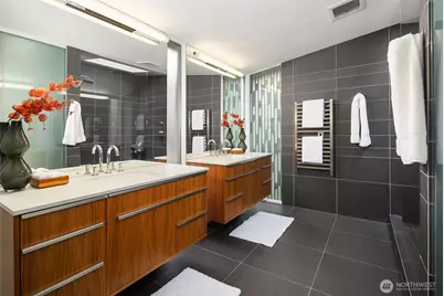 3055 44th Avenue W, Seattle, WA 98199 - Photo 23