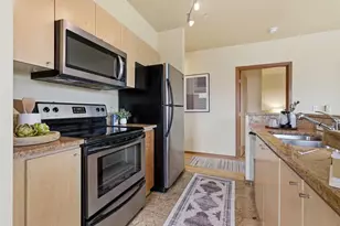 668 S Lane St, Seattle, WA 98104 - Photo 15