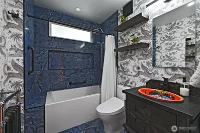 900 W Emerson Street, Seattle, WA 98119 - Photo 13