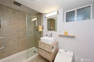 900 W Emerson St, Seattle, WA 98119 - Photo 21