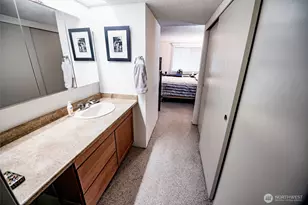 4635 W Lake Sammamish Pkwy SE, Issaquah, WA 98027 - Photo 9