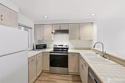 15711 Waynita NE #H301, Bothell, WA 98011 - Photo 9