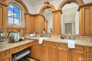 8772 Sand Point Way NE, Seattle, WA 98115 - Photo 23