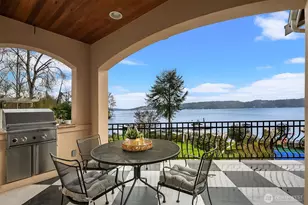 8772 Sand Point Way NE, Seattle, WA 98115 - Photo 11