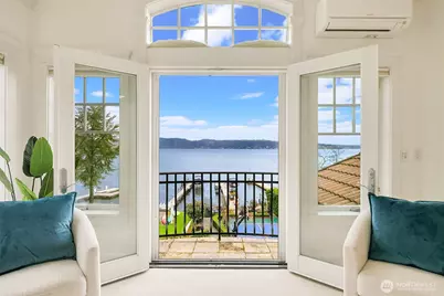 8772 Sand Point Way NE, Seattle, WA 98115 - Photo 19