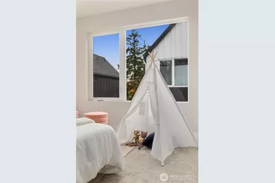 13335 Greenwood Avenue N #D, Seattle, WA 98133 - Photo 23