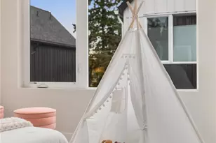 13335 Greenwood Ave N, Seattle, WA 98133 - Photo 23