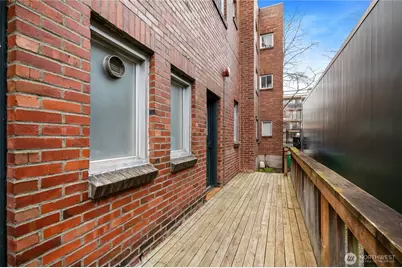 8008 Greenwood Avenue N, Seattle, WA 98103 - Photo 5