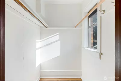 8008 Greenwood Avenue N, Seattle, WA 98103 - Photo 15