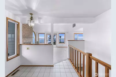 1207 Rainier Lane, Oak Harbor, WA 98277 - Photo 3