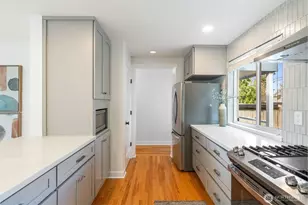 336 NW 46th St, Seattle, WA 98107 - Photo 9