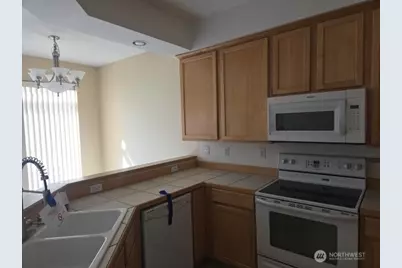 9715 26th Avenue SW #202, Seattle, WA 98106 - Photo 9