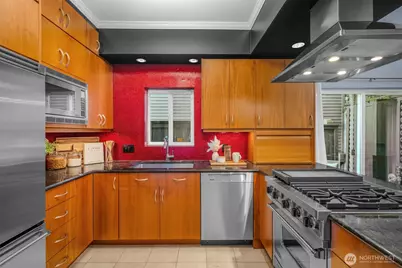 1541 Cherrylane Place S #1541, Seattle, WA 98144 - Photo 5