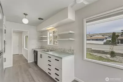 1530 Eastmont Avenue, East Wenatchee, WA 98802 - Photo 11