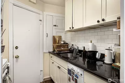 722 10th Avenue E, Seattle, WA 98102 - Photo 11