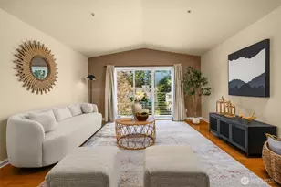 12034 15th Ave NE, Seattle, WA 98125 - Photo 3