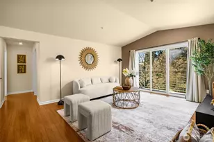 12034 15th Ave NE, Seattle, WA 98125 - Photo 3