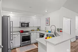 404 228th St SW, Bothell, WA 98021 - Photo 9