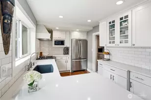 3847 Beach Dr SW, Seattle, WA 98116 - Photo 9