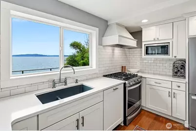 3847 Beach Drive SW, Seattle, WA 98116 - Photo 11