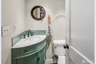 3847 Beach Drive SW, Seattle, WA 98116 - Photo 13