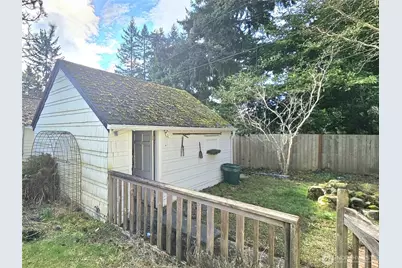 10741 Palatine Avenue N, Seattle, WA 98133 - Photo 19