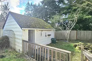 10741 Palatine Ave N, Seattle, WA 98133 - Photo 19