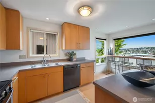 924 W Emerson St, Seattle, WA 98119 - Photo 17