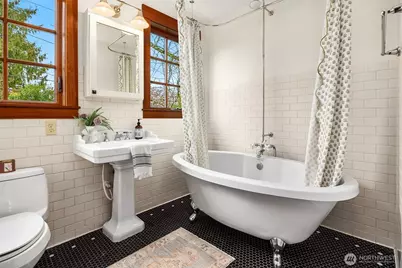 1632 35th Avenue, Seattle, WA 98122 - Photo 23